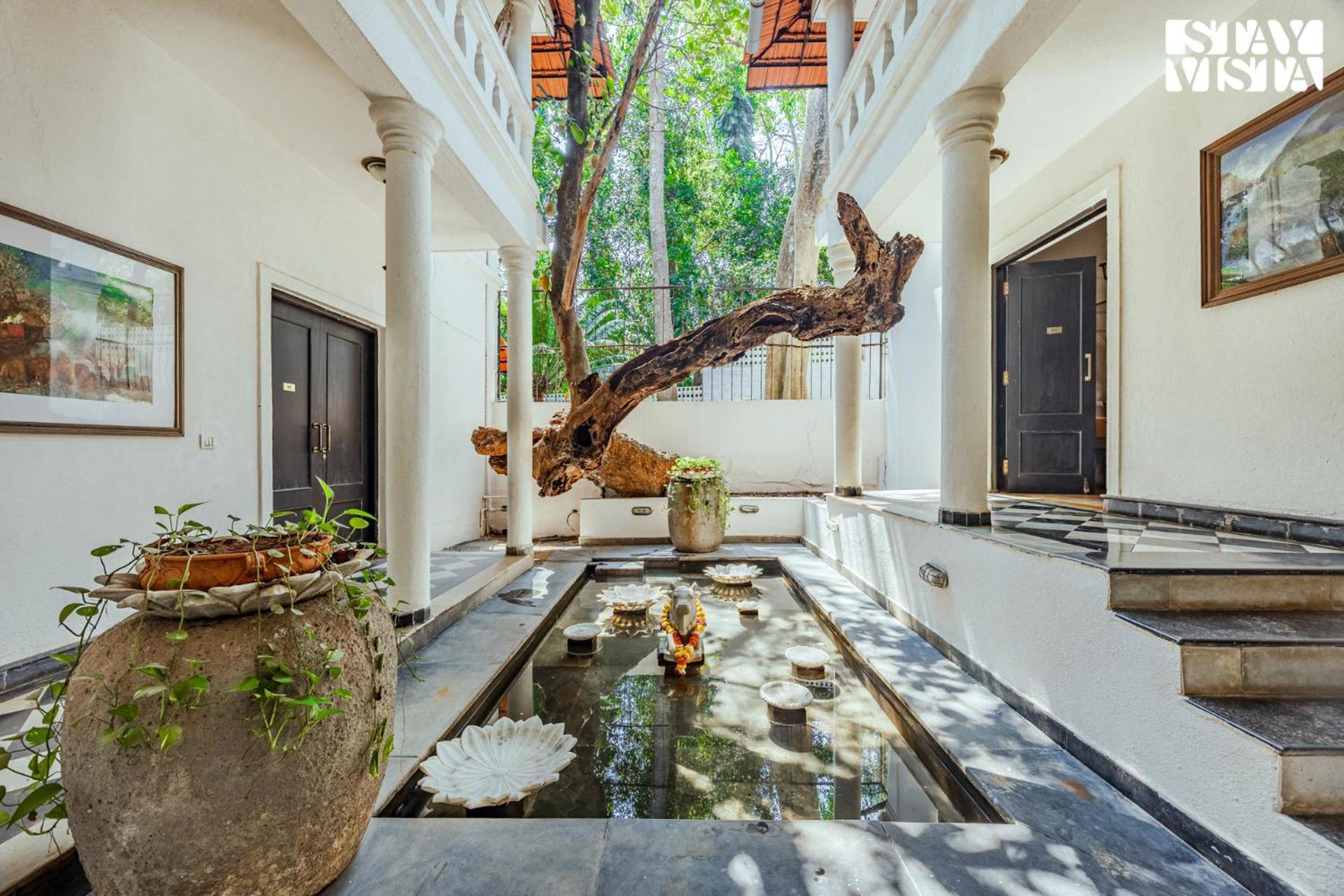 Villa La Bougainvillea With Bbq Grill At By Stayvista Porvorim